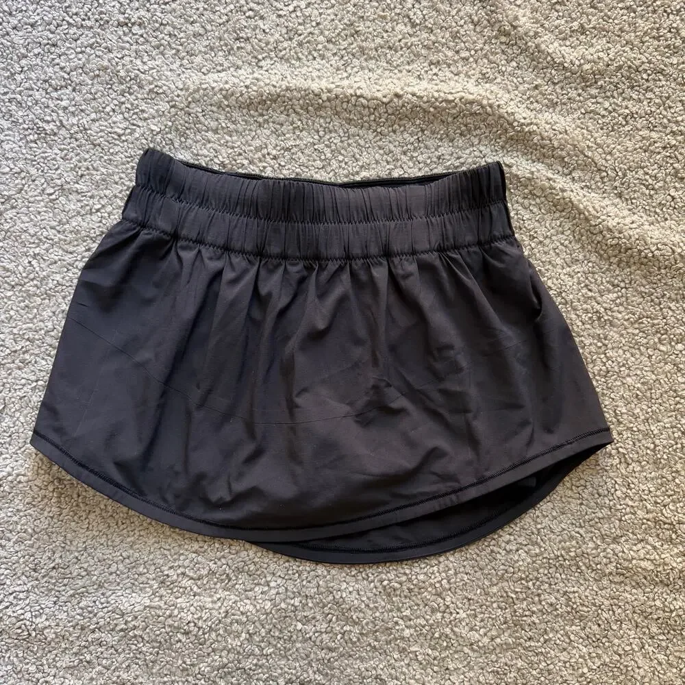 Lululemon Women's Skort Running Breeze By Skirt Black Sz 4